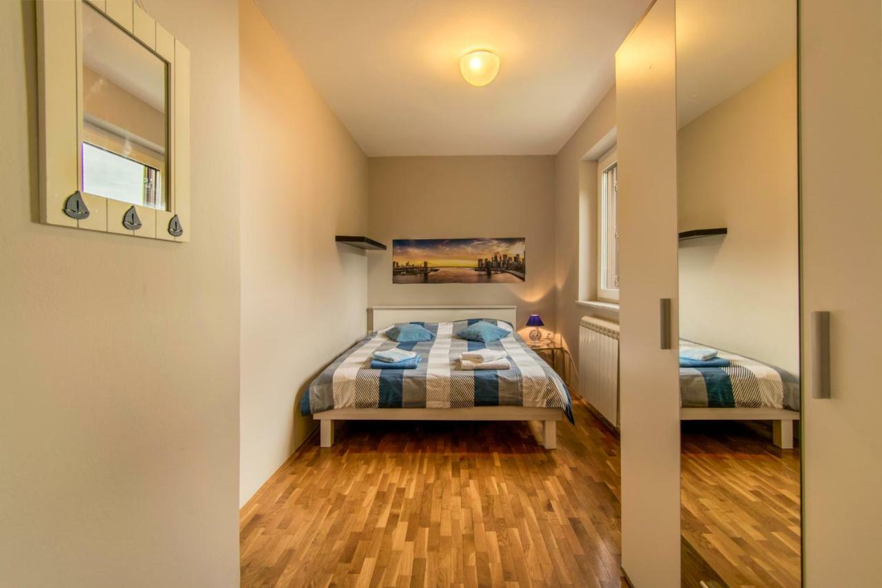בפורטורוז Apartments Elza מראה חיצוני תמונה
